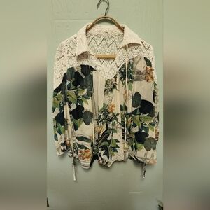 Hazel Tropical Print Blouse with Lace Detail